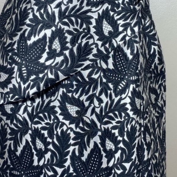 J.Mendel Paris,Stunning,LOW-V CUT, Textured Light Brocade,Low-Front Lip,Size 10 - Picture 5 of 15